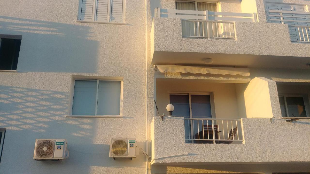 Anemomylos Guesthouse Paralímni Kültér fotó